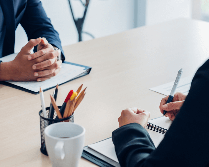 خانم الهه قنبری وکیل پایه یک دادگستری