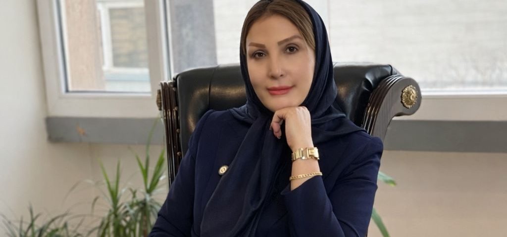خانم زیور دواشی وکیل پایه یک دادگستری خانم زیور دواشی وکیل پایه یک دادگستری